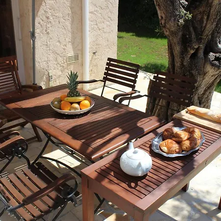 Charmante maison rénovée à Antibes, Jardin, Accès Piscine, Parking Exterior foto