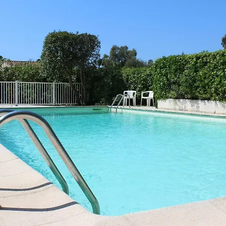 Charmante maison rénovée à Antibes, Jardin, Accès Piscine, Parking Exterior foto