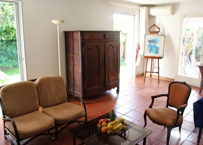 Suquette Charming Provencal House In Antibes With Nice Terrace, Garden And Pool Access